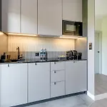 Aparthotel Aura Iii & Free Parking By Downtown