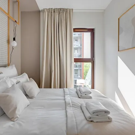 Aura Iii & Free Parking By Downtown 4*