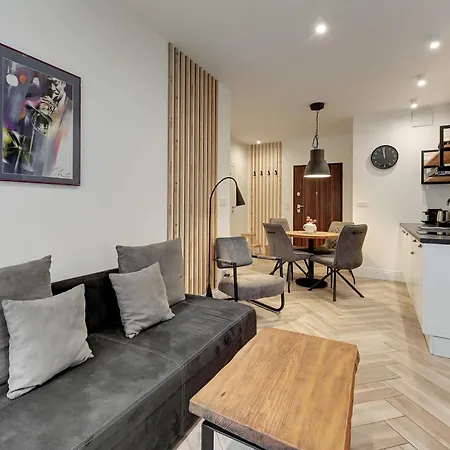 Aura Iii & Free Parking By Downtown 4*