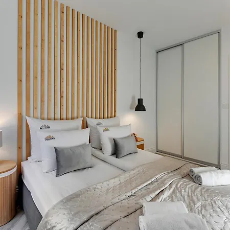 Aura Iii & Free Parking By Downtown 4*