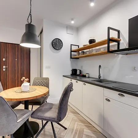 Lejlighedshotel Aura Iii & Free Parking By Downtown 4*