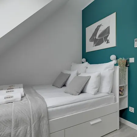 Aura Iii & Free Parking By Downtown 4*