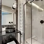 Aura Iii & Free Parking By Downtown 4*