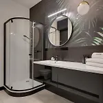 Aura Iii & Free Parking By Downtown