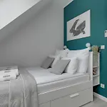Aura Iii & Free Parking By Downtown 4*