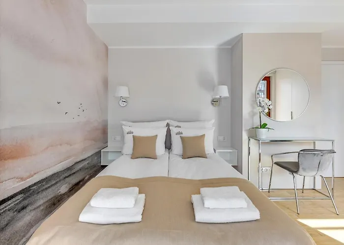 Aura Iii & Free Parking By Downtown מלון דירות 4*