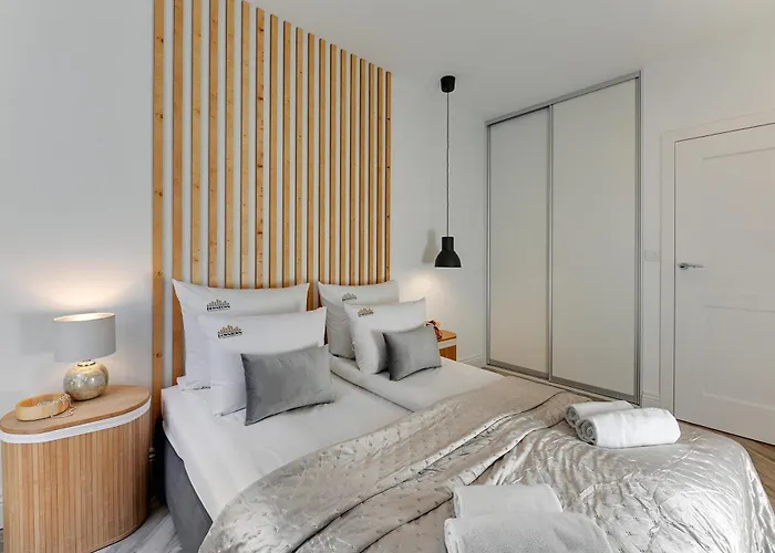 Aura Iii & Free Parking By Downtown 4*
